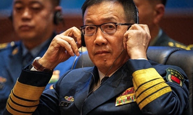 北约对俄军开火，19架军机被击落，美防长打给中方，董军划下红线