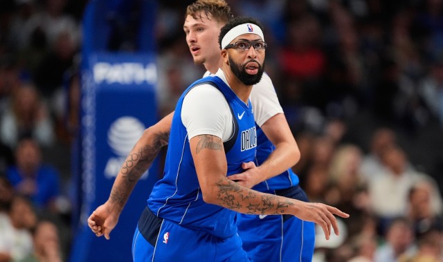 Kaiyun-双状元齐发辉！弗拉格半场14分5板1助1帽&amp;浓眉13分5板2助