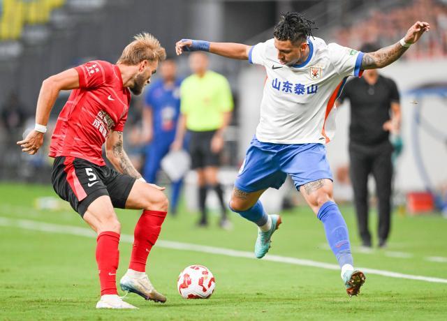 1754238014430045106.jpg #(体育)(4)足球——中超:成都蓉城战胜山东泰山XxjpseC007525_20250802_PEPFN0A001.jpg